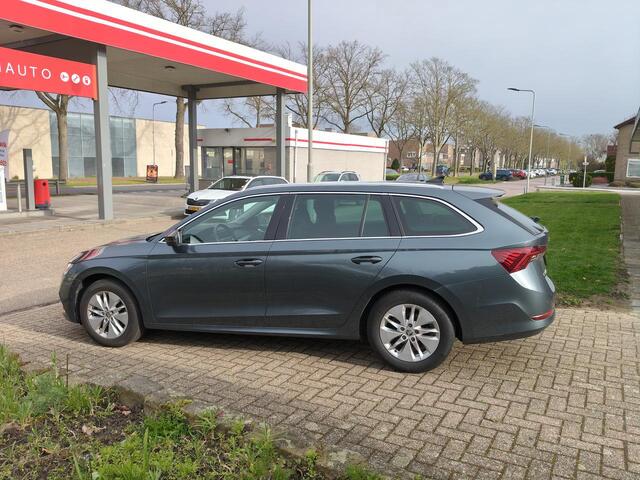 Skoda OCTAVIA COMBI 1.0 e-TSI Hybr BusEd. Navi, Dig.Displ,Camera