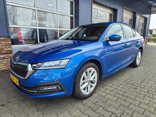 skoda-octavia-1.0-e-tsi-bussines-ed