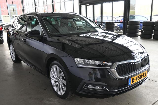 Skoda OCTAVIA Combi 1.0 e-TSI Business Edition Automaat Navigatie Carplay Virtual Stoelverwarming Inruil Mogelijk!