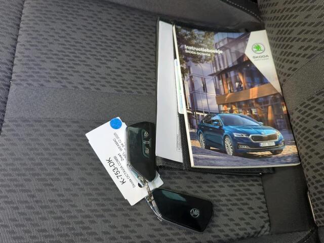 Skoda OCTAVIA 150PK Panodak El Trekh+aKlep stoel verw 1.5 TSI First Edition