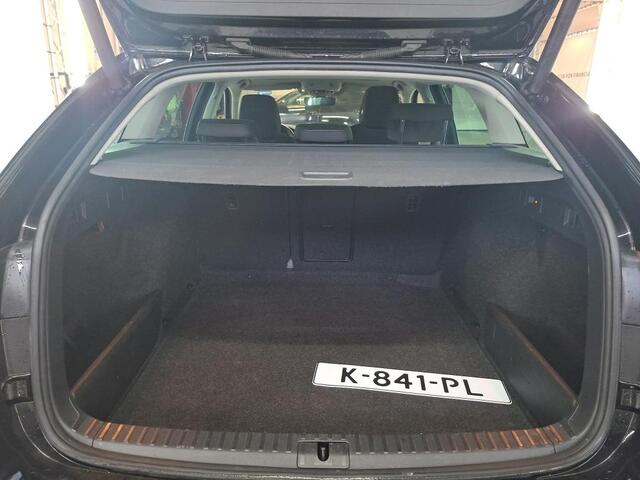 Skoda OCTAVIA 1.0 TSI El Trekh+aKlep 111PK Panodak Virtual Business Edition