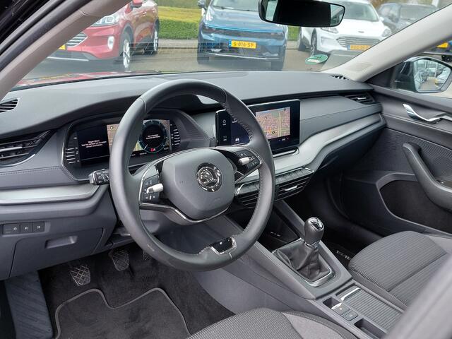 Skoda OCTAVIA Combi 1.0 TSI 110pk Ambition | Origineel NL | Navi | Apple Carplay+Android Auto | Clima | Cruise | Led Koplampen | Rijstrook+Licht+Regensensor | Pdc | 16''lm | Trekhaak