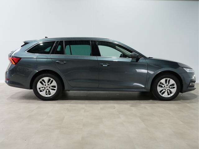 Skoda OCTAVIA Combi 1.0 TSI 110pk Business Edition Navigatie Camera PDC Privacy glass 20