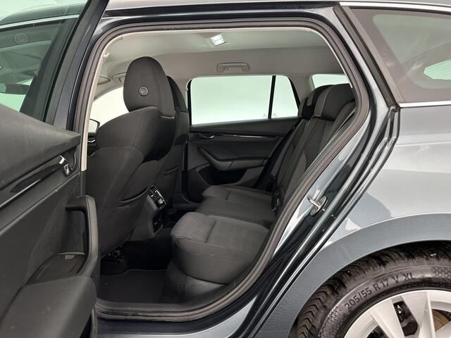 Skoda OCTAVIA Combi 1.0 TSI Business Edition Plus (INCL.BTW) *FULL-LED | NAVI-FULLMAP | HEATED-COMFORTSEATS | DIGI-COCKPIT | CAMERA | KEYLESS | DAB | AMBIENT-LIGHT | PRIVACY-GLASS | ECC | PDC | CRUISE | 17''ALU*