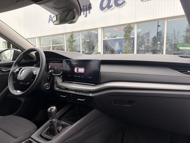 Skoda OCTAVIA Combi 1.0 TSI Business Edition Trekhaak, PDC, Navi, Rijklaar met beurt & garantie!
