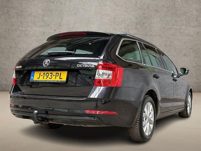 Skoda OCTAVIA Combi 1.5 TSI Greentech Sport 150Pk Automaat (APPLE CARPLAY, GROOT NAVI, CLIMATE, STOELVERWARMING, SPORTSTOELEN, CRUISE, PARKEERSENSOREN, NIEUWE APK, NIEUWSTAAT)