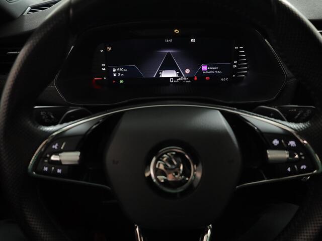 Skoda OCTAVIA Combi 1.4 TSI iV PHEV Sportline Business 204 pk Automaat (DSG) | SOH 96% | Verlengde garantie | Navigatie | Parkeersensoren | Adaptieve cruise control | Stoelverwarming |