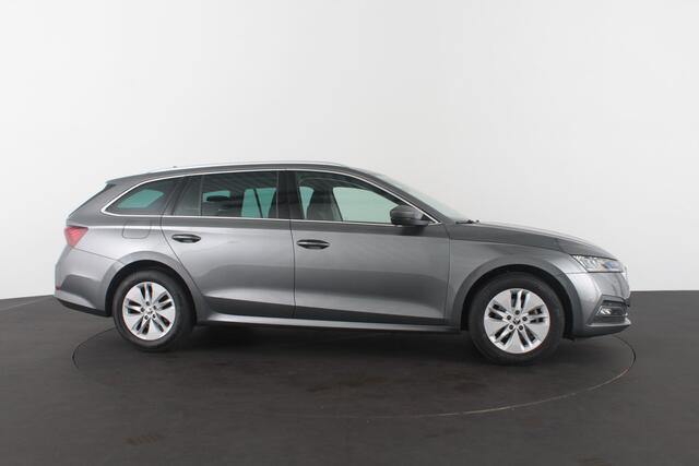 Skoda OCTAVIA Combi 1.0 TSI Ambition > Camera/stoelverwarming/Trekhaak wegklapbaar...