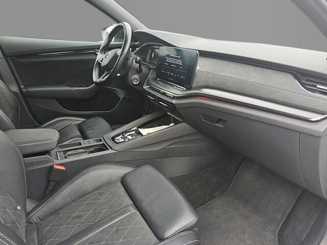 Skoda OCTAVIA Combi 1.4 TSI RS iV 245pk PHEV Business / Panoramadak / Trekhaak / Head Up / Memory / Wordt Verwacht