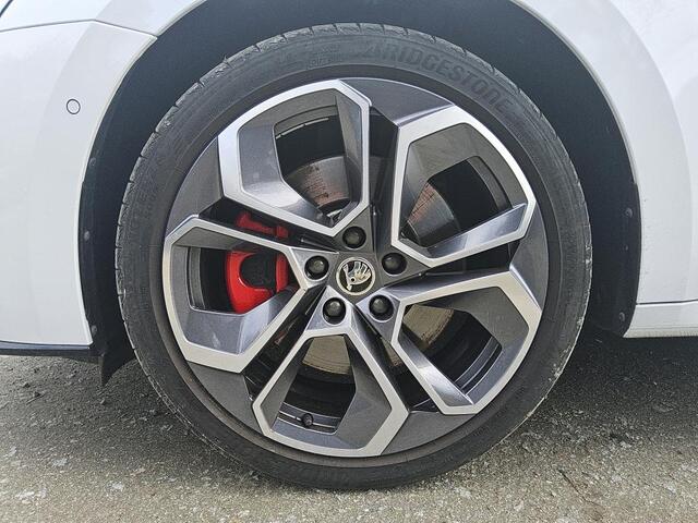 Skoda OCTAVIA Combi 1.4 TSI RS iV 245pk PHEV Business / Panoramadak / Trekhaak / Head Up / Memory / Wordt Verwacht