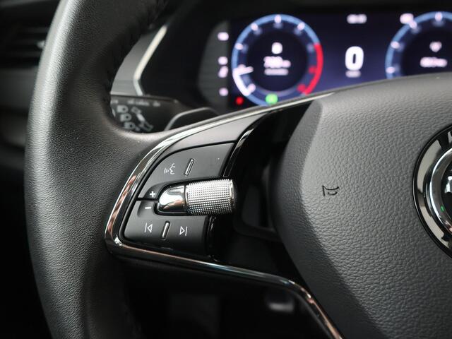 Skoda OCTAVIA Combi 1.0 e-TSI Ambition | 110 PK | Automaat | Trekhaak wegklapbaar | Navigatiesysteem |