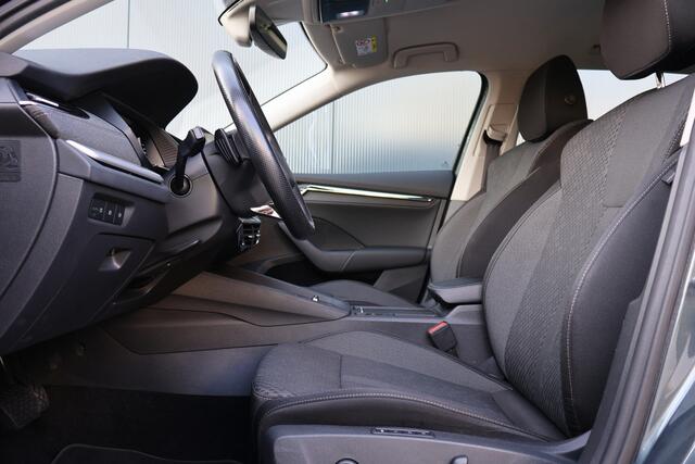 Skoda OCTAVIA Combi 1.0 e-TSI Business Edition Plus Automaat | Virtual Cockpit | Head-up Display | Camera | Stoel- / stuurverwarming | Elektr. achterklep | Keyless