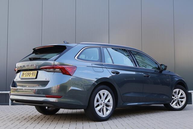 Skoda OCTAVIA Combi 1.0 e-TSI Business Edition Plus Automaat | Virtual Cockpit | Head-up Display | Camera | Stoel- / stuurverwarming | Elektr. achterklep | Keyless