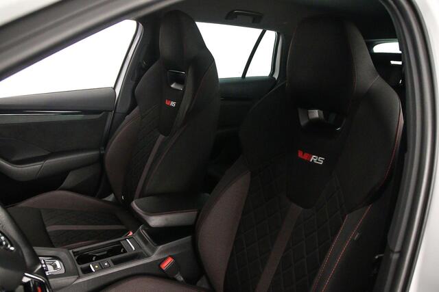 Skoda OCTAVIA Combi RS iV Business 1.4 TSI PHEV 245pk DSG Automaat Adaptive cruise control, CANTON audio, Achteruitrijcamera, Elektrische achterklep, Navigatie