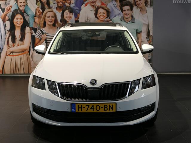 Skoda OCTAVIA Combi 1.5 TSI Greentech Ambition Business - Elektrisch glazen panorama-dak - Sensor v+a - 17" lmv - Afneembare trekhaak - Stoelverwarming
