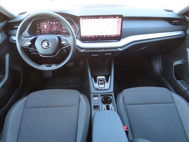 Skoda OCTAVIA Combi 1.5 TSI MHEV DSG Business Edition