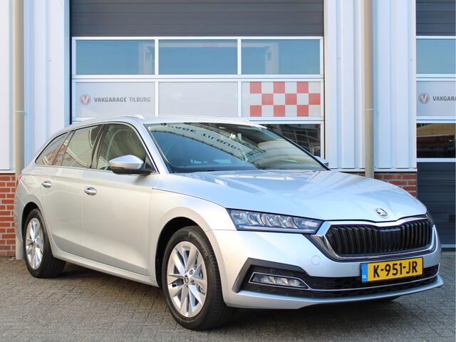 Skoda OCTAVIA Combi 1.0 e-TSI 110PK Automaat Business Edition /NAVI/17'LM/PDC/LED/Keyless/Lane assist/Trekhaak/DAB+/Cruise control/NAP! 2e eig!