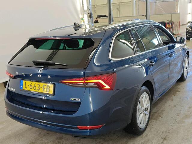 Skoda OCTAVIA Combi 1.0 e-TSI Business Edition Plus NL-AUTO | PANODAK | LEDER | CAMERA
