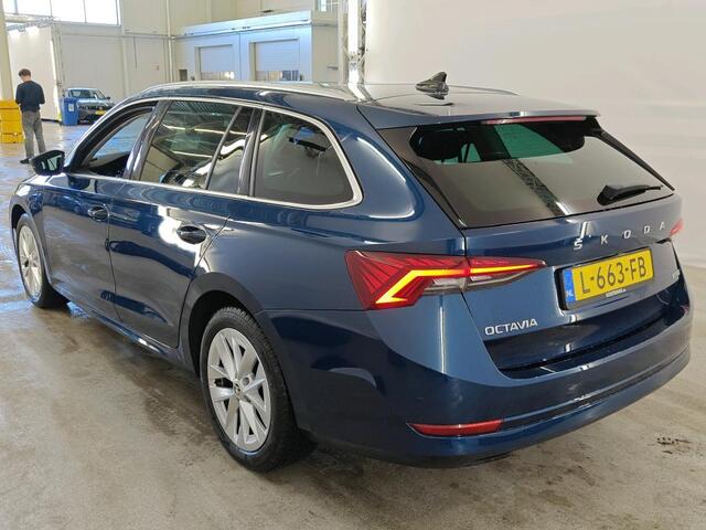 Skoda OCTAVIA Combi 1.0 e-TSI Business Edition Plus NL-AUTO | PANODAK | LEDER | CAMERA