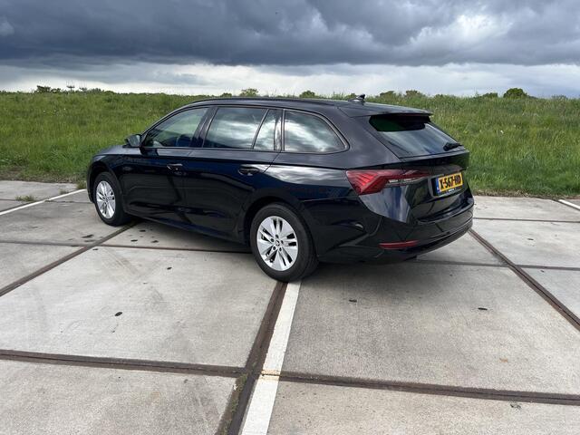 Skoda OCTAVIA Combi 1.0 e-TSI Business Edition | CLIMA | SUNSET | STOEL & STUURWIEL VERWARMING