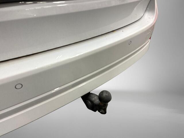 Skoda OCTAVIA 1.4 TSI 204pk DSG iV PHEV · Camera · Panoramadak · Wegklapbare Trekhaak · Apple/Android Car Play · 17'' Inch ·