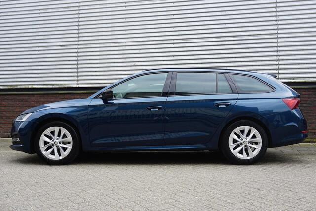 Skoda OCTAVIA Combi 1.0 e-TSI Sport Business/Trekhaak/Digitaal Dashb./ Stuur en stoelverwarming.