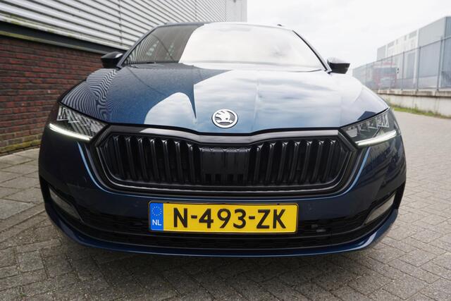 Skoda OCTAVIA Combi 1.0 e-TSI Sport Business/Trekhaak/Digitaal Dashb./ Stuur en stoelverwarming.