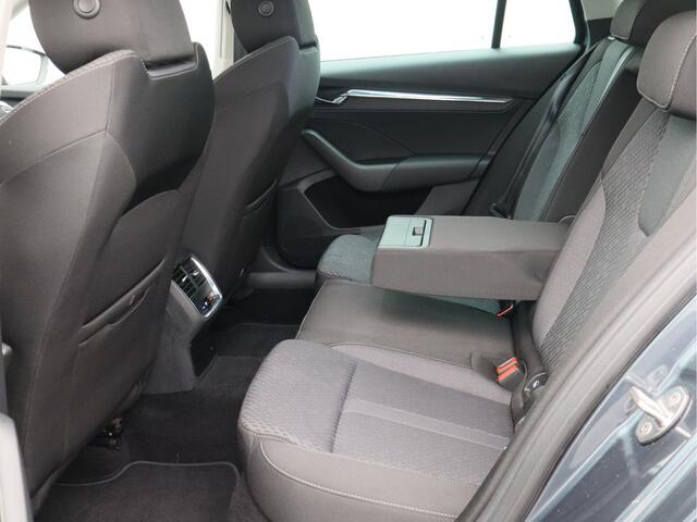 Skoda OCTAVIA Combi 1.0 e-TSI Business Edition Plus/ automaat/ trekhaak!
