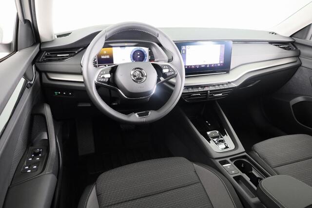 Skoda OCTAVIA Ambition 1.0 e-TSI 110pk DSG-7 | Navigatie | Park Assist | Stoelverwarming | Led verlichting | 17 inch zwarte velgen | Verlengde garantie