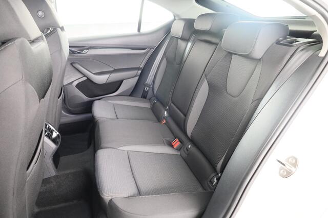 Skoda OCTAVIA Ambition 1.0 e-TSI 110pk DSG-7 | Navigatie | Park Assist | Stoelverwarming | Led verlichting | 17 inch zwarte velgen | Verlengde garantie