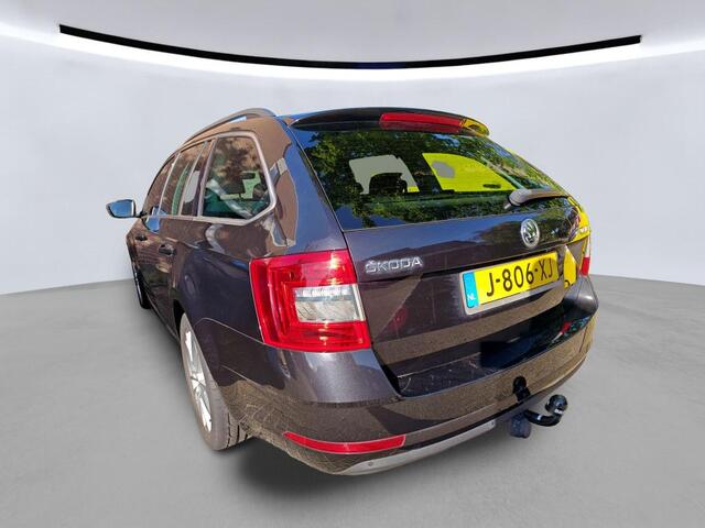 Skoda OCTAVIA Combi 1.5 TSI DSG Greentech Business Ed. | Trekhaak | Navigatie | Android/Carplay | Stoelverw. // Word Verwacht //