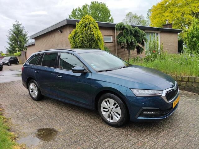 Skoda OCTAVIA COMBI 1.0 e-TSI Hybr BusEd. Navi, Dig.Displ,Camera