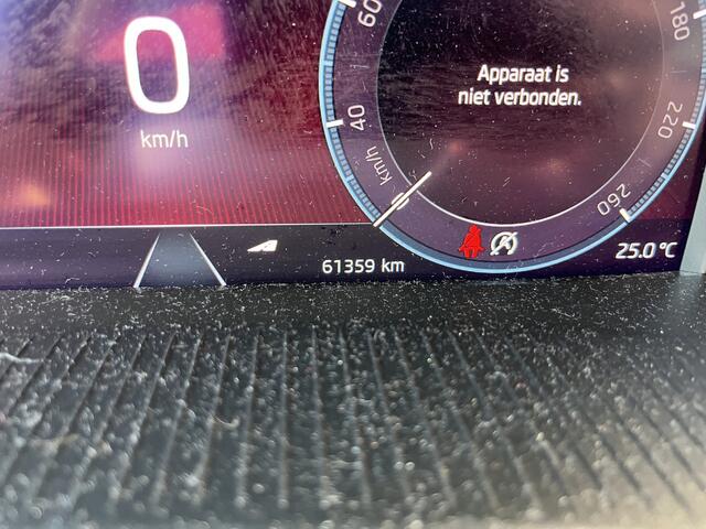 Skoda OCTAVIA Combi 1.0 e-TSI Business Edition / AUTOMAAT/ PANO/ CRUISE/ SMARTLINK/ PARKEER SENSOREN V+A/ ELEK.ACHTERKLEP/ KEYLESS/ DIGITAL DASH/ DAB/ NAVI/ CLIMA/ 16'' LMV