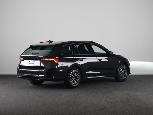Skoda OCTAVIA Combi Sportline Business m-HEV 1.5 TSI 150 pk DSG-7 | Navigatie pakket | Trekhaak wegklapbaar
