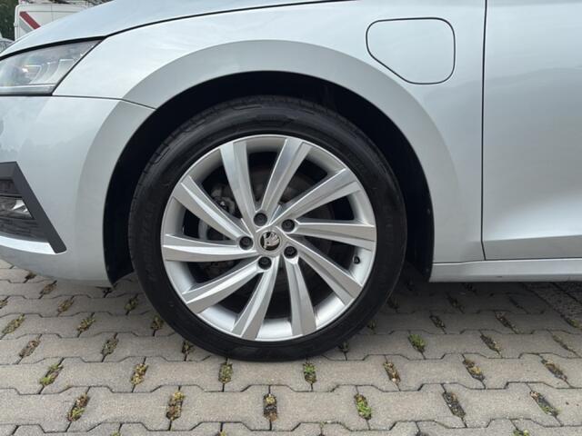 Skoda OCTAVIA 1.4 TSI iV AMBITION PDC/CLIMA/STOEL+STUURVERW/NAVI/CARPLAY