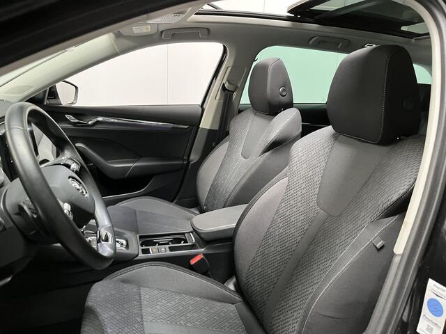 Skoda OCTAVIA Combi 1.4 TSI iV PHEV Style / AUTOMAAT/ PANO/ CRUISE CONTROL/ STUUR+STOELVERWARM./ SMARTLINK/ MEMORY SEAT/ DODEHOEK/ KEYLESS/ DIGITAL DASH/ RIJ-MODI/ DAB/ NAVI/ CLIMA/ 18'' LMV