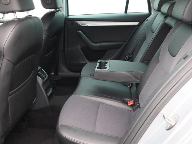 Skoda OCTAVIA Combi 1.5 TSI Greentech Business Edition/ automaat/ trekhaak!