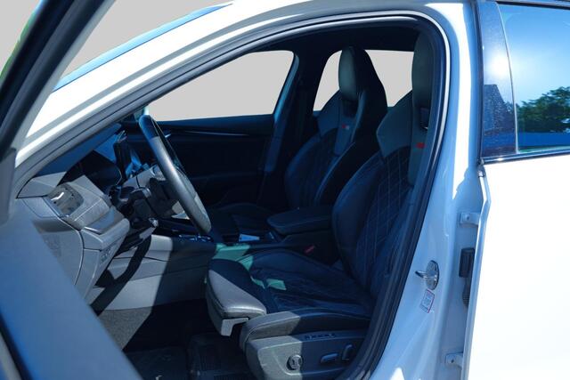 Skoda OCTAVIA Combi 1.4 TSI RS iV | Alcantara leer pakket | Massage stoelen | Winterpakket