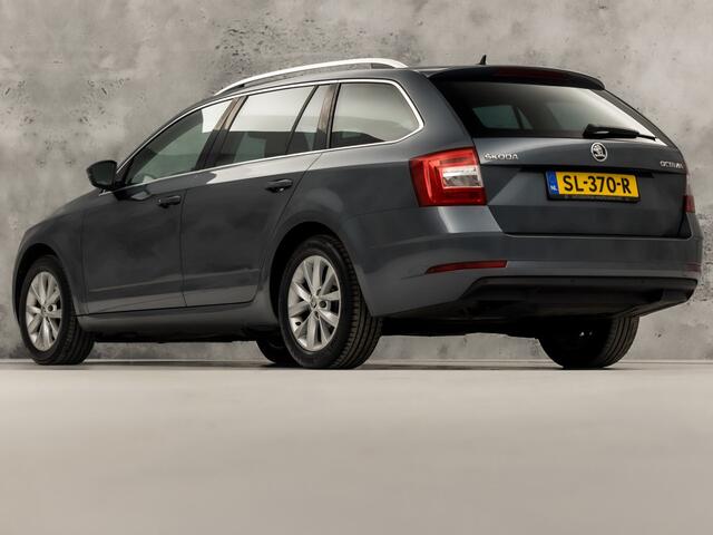 Skoda OCTAVIA Combi 1.0 TSI Sport (APPLE CARPLAY, GROOT NAVI, CLIMATE, LEDER, STOELVERWARMING, SPORTSTOELEN, GETINT GLAS, CRUISE, PARKEERSENSOREN, NIEUWSTAAT)