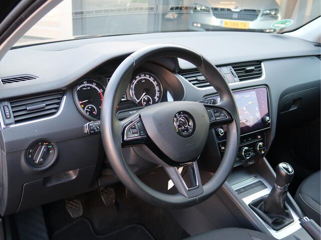 Skoda OCTAVIA Combi 1.0 TSI Business Edition | parkeersensoren | trekhaak |