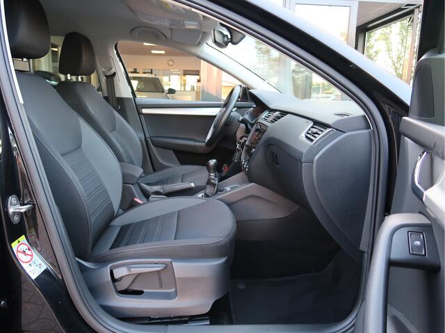 Skoda OCTAVIA Combi 1.0 TSI Business Edition | parkeersensoren | trekhaak |