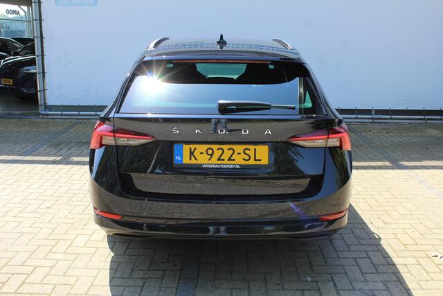 Skoda OCTAVIA Combi 1.0 TSI Sport Business | Incl. 12 maanden Garantie | Cruise controle | Climate controle | Parkeersensoren achter | Keyless entry/start | Navigatie | Elektrische kofferbakklep | Apple CarPlay/Android Auto | Sfeerverlichting | Origineel NL Auto | NAP 
