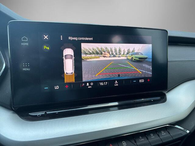 Skoda OCTAVIA Combi 1.4 TSI iV 204pk DSG PHEV Business Edition · Panoramadak · Camera · Trekhaak · Verwarmbare Voorruit · Apple/Android Car Play · Draadloze Telefoonlader ·