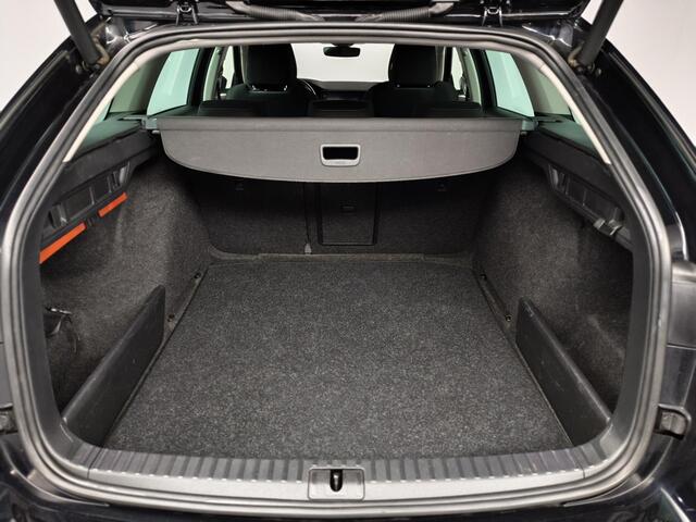 Skoda OCTAVIA Combi 1.0 e-TSI Business Edition | Panoramadak | Stoelverwarming | Achteruitrijcamera | Navigatie |