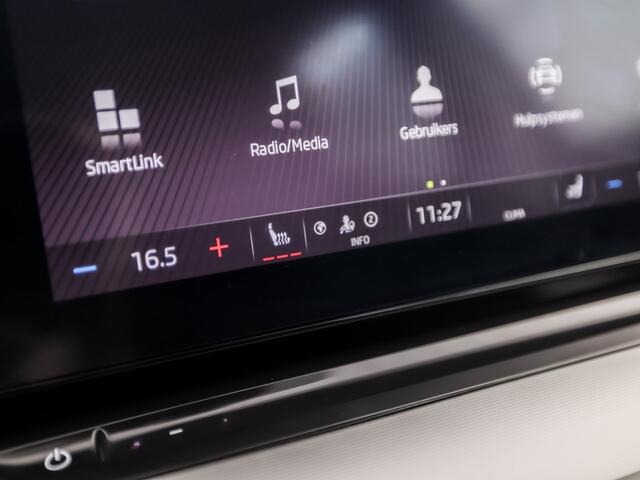 Skoda OCTAVIA Combi 1.0 e-TSI Sport Automaat (VIRTUAL COCKPIT, APPLE CARPLAY, GROOT NAVI, STOELVERWARMING, SPORTSTOELEN, GETINT GLAS, ADAPTIVE CRUISE, CAMERA, SFEERVERLICHTING, NIEUWSTAAT)
