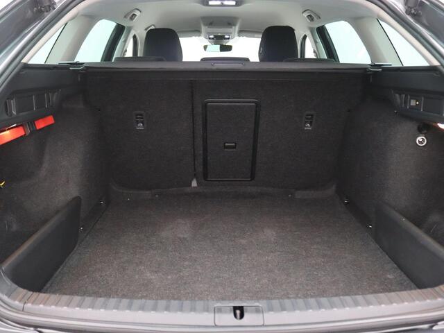 Skoda OCTAVIA Combi 1.5 TSI MHEV Business Edition Plus 150PK DSG Matrix led, Trekhaak, Achteruitrijcamera, Keyless, Virtual Pedal, Stoelverwarming, 17" LM Velgen, Adaptieve Cruise Control