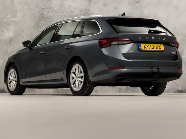 Skoda OCTAVIA Combi 1.0 e-TSI Sport Automaat (VIRTUAL COCKPIT, 1e EIGENAAR, APPLE CARPLAY, GROOT NAVI, STOELVERWARMING, SPORTSTOELEN, CAMERA, GETINT GLAS, NIEUWSTAAT)