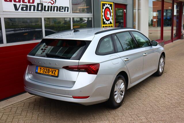 Skoda OCTAVIA Combi 1.0 TSI Business Edition O.a: Haak, Clima, Cruise, Navi, PDC, Carplay, Etc. All-in prijs!