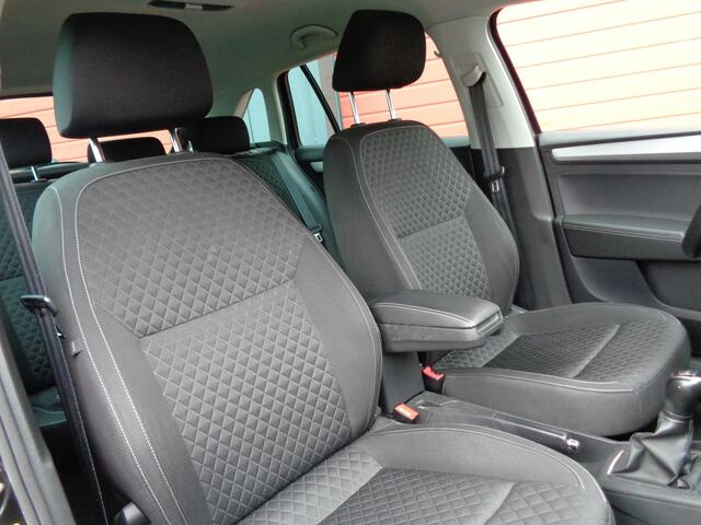 Skoda RAPID Spaceback 1.0 TSI Greentech Drive 96PK Clima Cruise Navi LMV Trekhaak NL-Auto