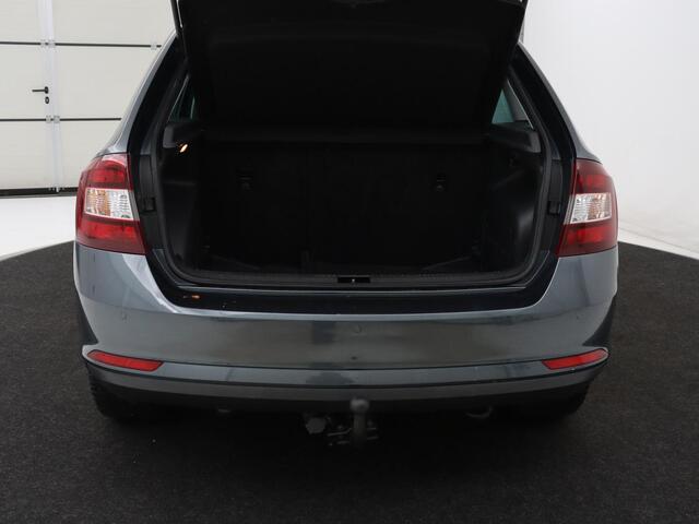 Skoda RAPID Spaceback 1.0 TSI Greentech Drive | Stoelverwarming | Carplay | Trekhaak | Climate control | Parkeerhulp | Navigatie | Cruise control | Bluetooth | Lichtmetalen velgen